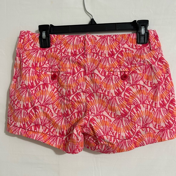 Vineyard Vines Allover Print Shorts Size 2 - Picture 2 of 5